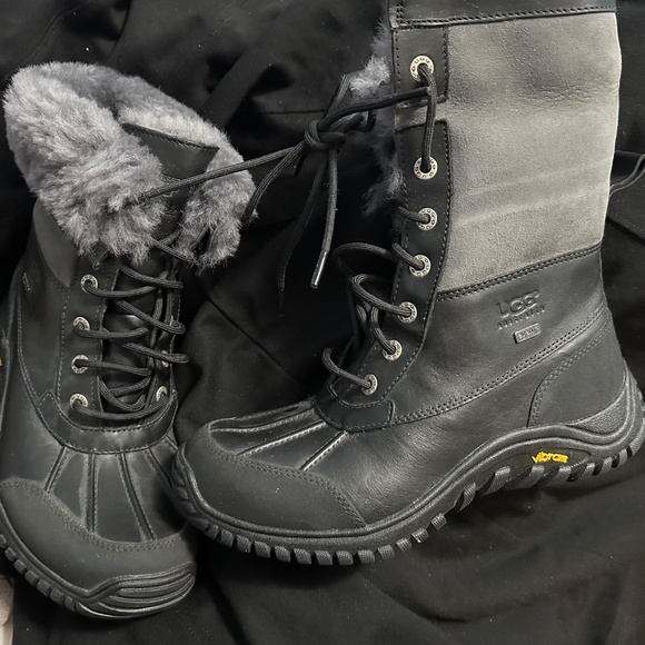 Brand New Ugg Boots Black Size 8 - Never Worn - Winter Snow Waterproof - Picture 3 of 7